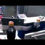 دستگاه برچسب زدن اتوماتیک بطری کولا