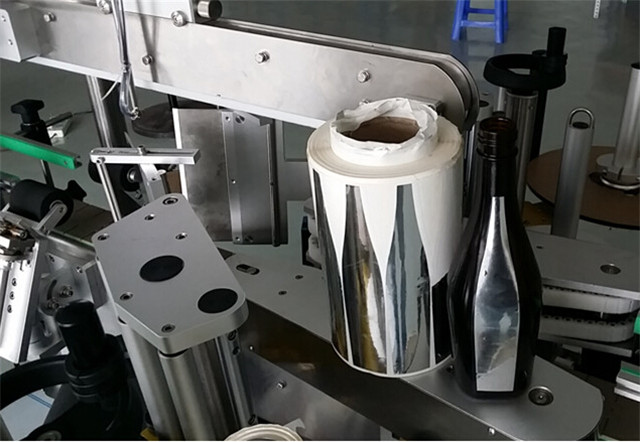 دستگاه برچسب زدن دو طرفه اتوماتیک برای جزئیات بطری های لوسیون شامپو